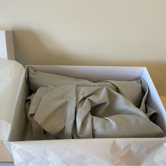 Manolo Blahnik Hangisi 70 Black Satin Jewel Pumps Size 42.5 EU/ 11 US - Picture 7 of 10